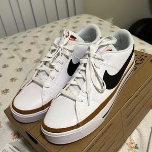 New!! Nike Court legacy